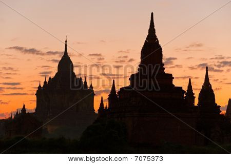 Bagan al tramonto, Myanmar.