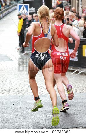 Duel Between Kurikova And Annen- Running
