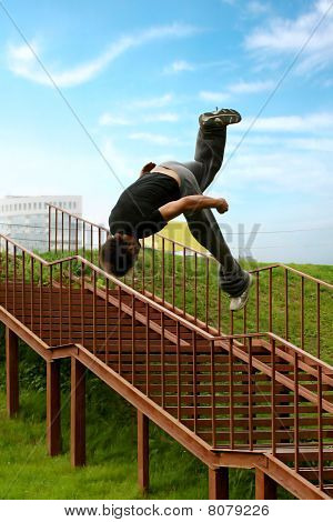 Salto di parkour.