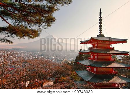 Sunset at Chureito Pagoda ,kawaguchiko ,Japan