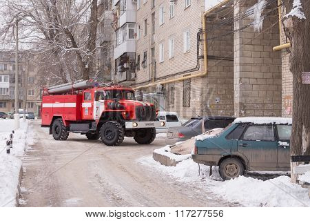 Machine Fire Service Prevents Leave Many Cars Parked At Home