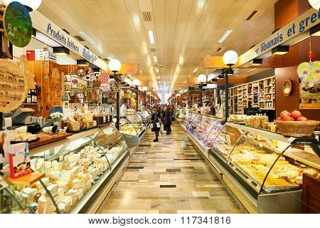 GENEVA, SWITZERLAND - NOVEMBER 18, 2015: interior of La Halle de Rive. Halle de Rive is indoor food market in Geneve, Switzerland.