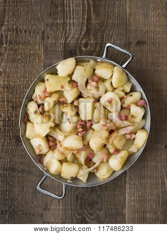 Rustic German Pan Fried Potato Bratkartoffeln