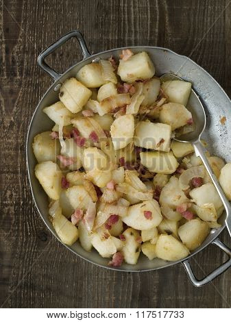Rustic German Pan Fried Potato Bratkartoffeln