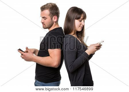 Couple surfing the net
