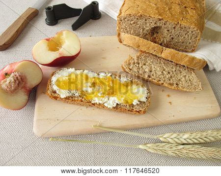 Bread from bread maker with fruit spread