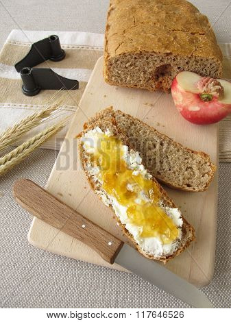 Bread from bread maker with fruit spread