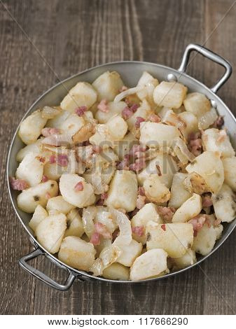 Rustic German Pan Fried Potato Bratkartoffeln