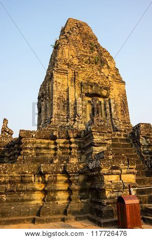 Phnom Bakheng Temple At Sunset