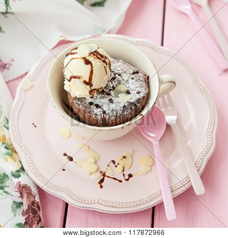 Mug Cake With Vanilla Ice Cream