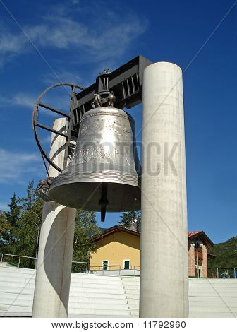 Maria Dolens Bell