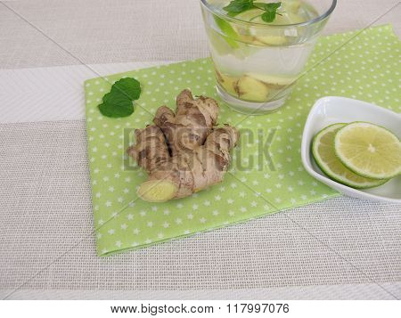 Agua fresca with ginger root, lemon and mint