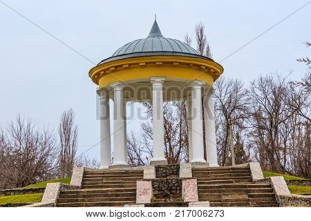The royal rotunda stands on the central avenue of the Park. Ostrovsky. 