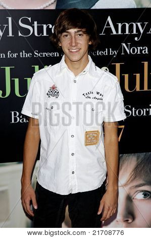 LOS ANGELES - 27. července: Vincent Martella na speciální promítání 'Julie & Julia' na Mann Vill
