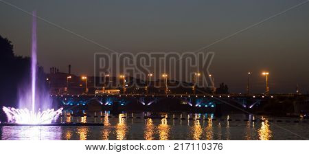 The city of Vinnytsia is a waterfront near the Roshen plant, in the evenings the fountain shows a laser show for residents and guests of the city.