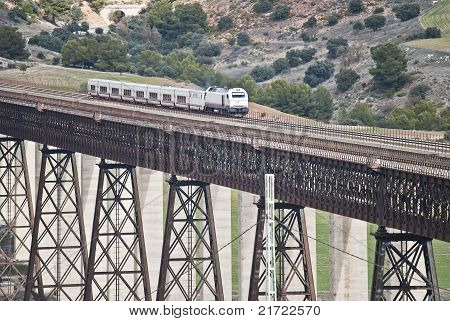 trem na ponte