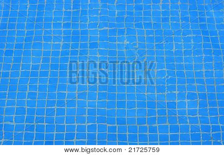 Acqua della piscina blu