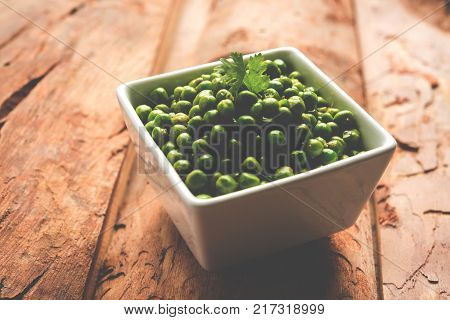 Spicy fried Green Peas pod or chatpata matar falli