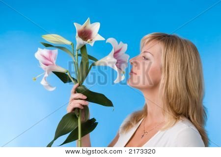 La donna con giglio
