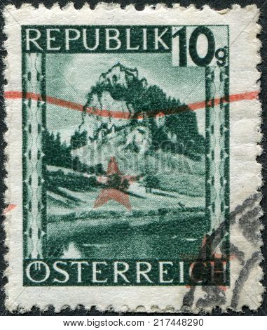 AUSTRIA - CIRCA 1945: A stamp printed in Austria is shown Hochosterwitz Castle (Burg Hochosterwitz) circa 1945
