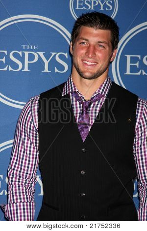 LOS ANGELES - 13 JUL: Tim Tebow in de perszaal van de 2011 ESPY Awards bij Nokia Theater bij LA Li