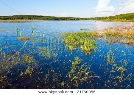 Kesän Aki järvi