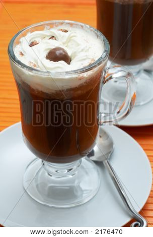 クリームとのコーヒーのクローズ アップ