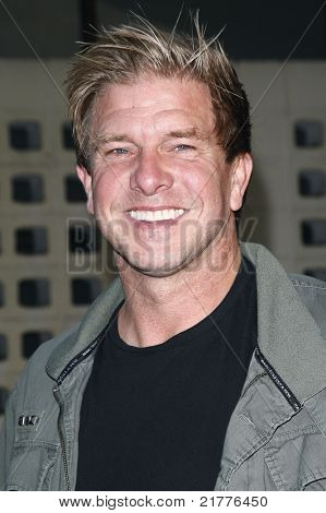 LOS ANGELES - AUG 30: Kenny Johnson v sezóně tři premiéra promítání 'Sons of Anarchy' v t