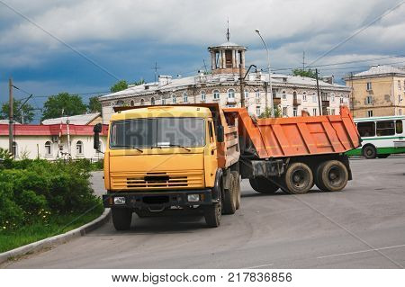 Heavy Equipment Eliminates The Consequences Of A Hurricane