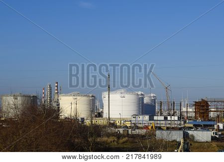 Refinery. Reservoirs For Storage Of Refinery Products. Rectification Columns. Distillation Columns, 