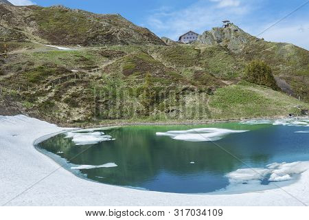 Panoramic View Of Beautiful Lake In Kleine Scheidegg, Jungfrau, Switzerland