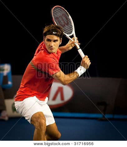 MELBOURNE - gennaio 22:Roger federer della Svizzera in hiw quarto turno vittoria sopra Bernard Tomic di Au