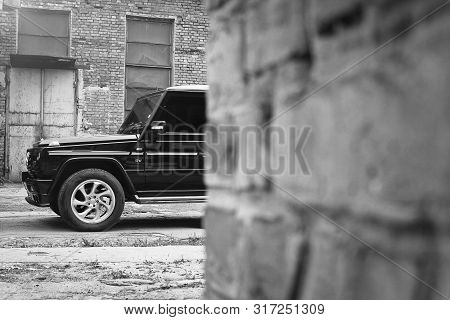 Kiev. September 9, 2012, Mercedes-benz G500 An Abandoned Territory