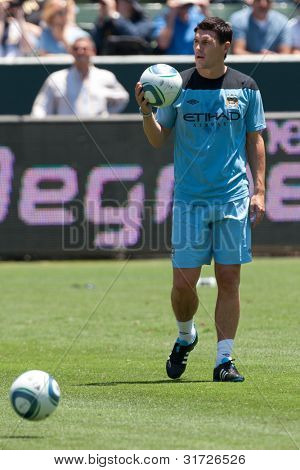 Carson, ca. 24. Juli: Manchester City fc m Gareth Barry # 18 vor der Welt Fußball Herausforderung Gam