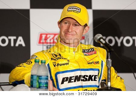 LONG BEACH - 17 aprile: Ryan Briscoe driver della #6 Penske camion noleggio Team Penske Honda durante th