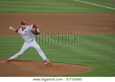 LOS ANGELES - augusztus 8-án: Philadelphia Phillies P Roy Halladay #34 helyek, során a MLB játék augusztus 8-2