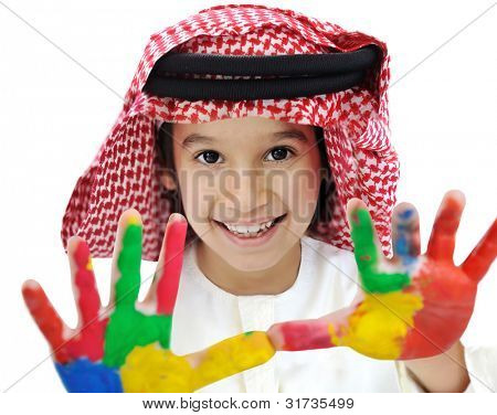 Arabské muslimské hravé barevné dítě