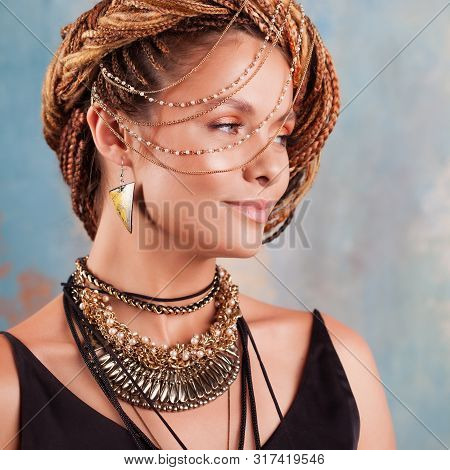 Southern Spices. Portrait Of A Gorgeous Smiling Young Woman, With Beautiful Stylish, Fashionable, Su
