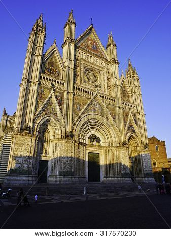 20 July 2019-orvieto-italy-the Beautiful Cathedral Of Orvieto At Sunset