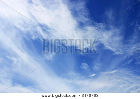 Céu azul nublado