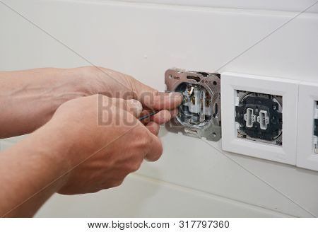 Electrican Repair And Install Socket, Outlet Plug And Switch
