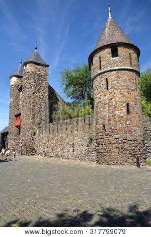 Fortified Walls And Helpoort (the Oldest City Gate In The Netherlands), Located In The Jekerkwartier