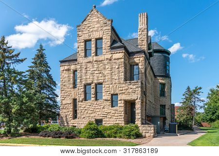 Louis Smith Tainter House And Alumni Association At University Of Wisconsin–stout