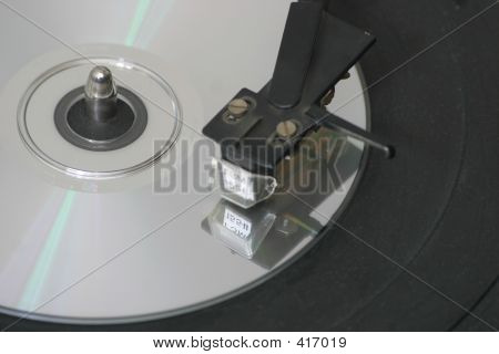 CD Disc auf turntable