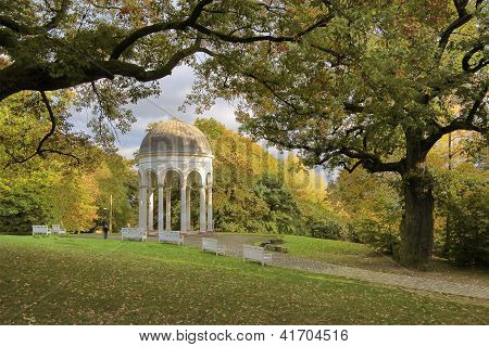 Tempel auf dem Neroberg in wiesbaden