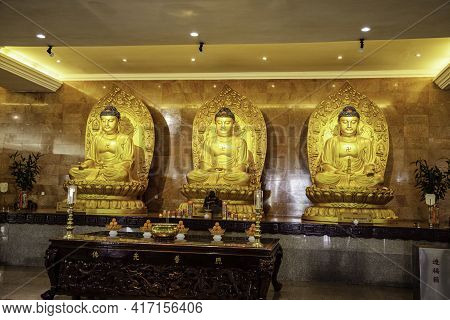 Visit The Biggest Temple In Batam Island, Indonesia - Nov 29, 2018, The Golden Kwan-yin Statue In Th