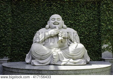 Visit The Biggest Temple In Batam Island, Indonesia - Nov 29, 2018, The Golden Kwan-yin Statue In Th
