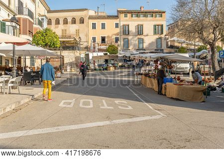 Sineu, Spain; April 14 2021: Weekly Street Market In The Majorcan Town Of Sineu In Times Of The De-e
