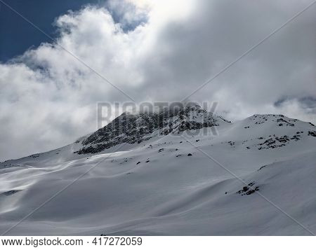 Great Ski Tour On The Fanellhorn With Great Views Of The Surrounding Mountains. Mountaineering In Wi
