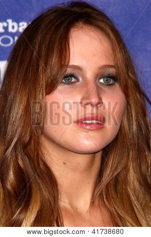 SANTA BARBARA - helmi 2: Jennifer Lawrence saapuu SBIFF erinomaisen suorituskyvyn vuoden A